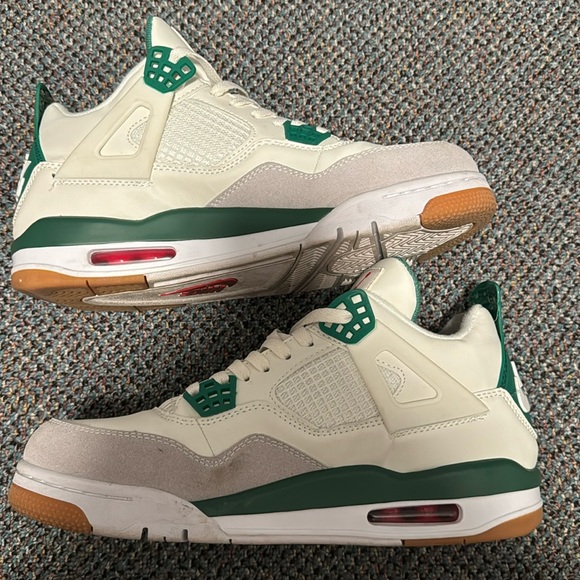 Jordan 4 SB pine green - Picture 1 of 3
